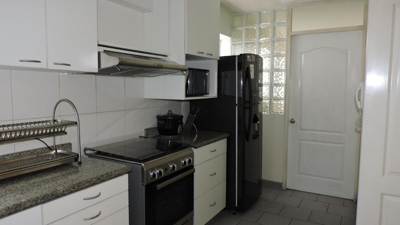 Apartamento M&L Santiago de Surco-Lima-Jockey Plaza-Embassy USA Esterno foto