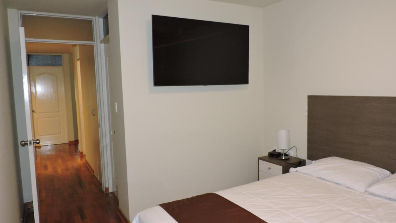 Apartamento M&L Santiago de Surco-Lima-Jockey Plaza-Embassy USA Esterno foto