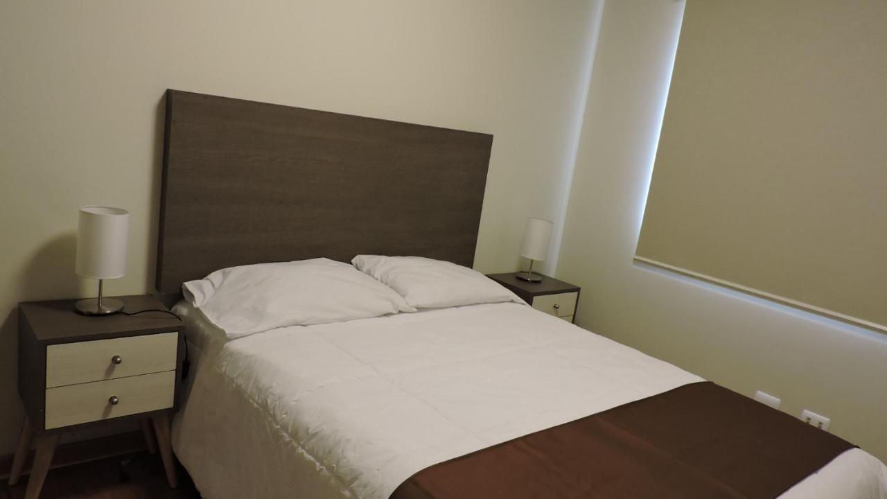 Apartamento M&L Santiago de Surco-Lima-Jockey Plaza-Embassy USA Esterno foto