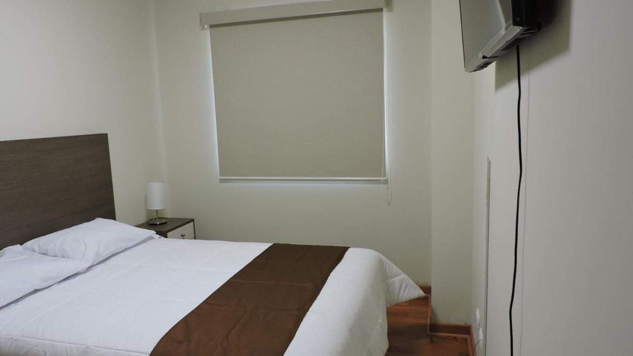 Apartamento M&L Santiago de Surco-Lima-Jockey Plaza-Embassy USA Esterno foto