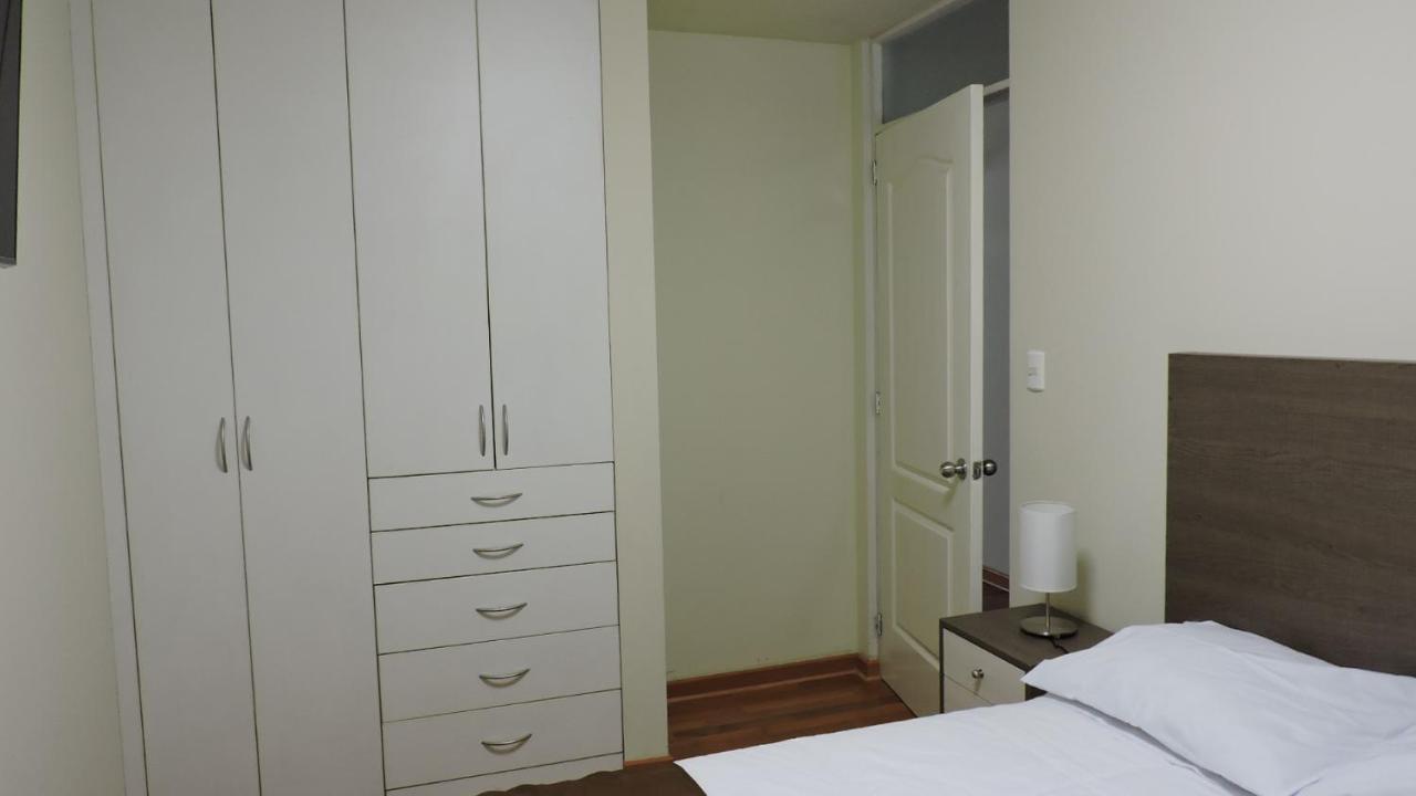 Apartamento M&L Santiago de Surco-Lima-Jockey Plaza-Embassy USA Esterno foto