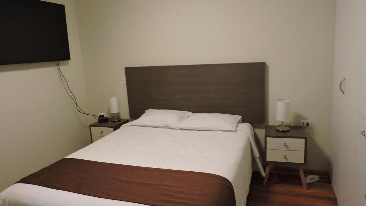 Apartamento M&L Santiago de Surco-Lima-Jockey Plaza-Embassy USA Esterno foto